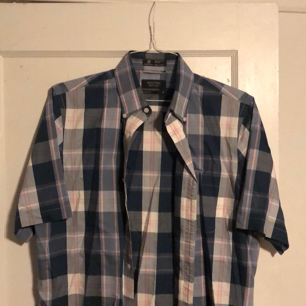 Short sleeve shirt